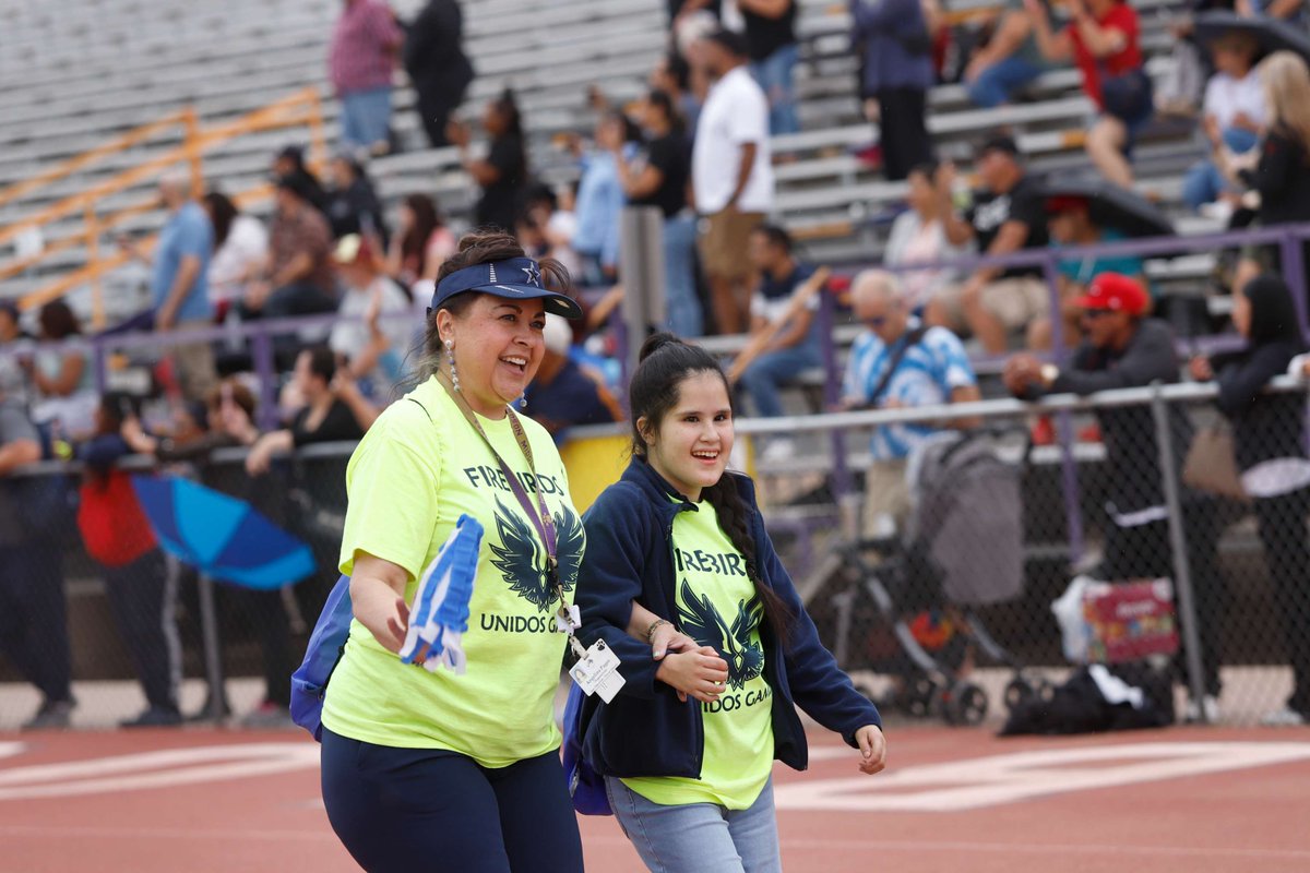 ELPASO_ISD's tweet photo. Unidos Games Kickoff: Let the Fun Begin! 🎊

Across the field, hundreds of students from El Paso ISD showed up ready to compete, cheer, and represent their schools with pride. 🏫❤️

We’re just getting started… see you tomorrow for Day 2! 👏

Learn more ➡️ https://t.co/2cv1xB4RcN https://t.co/4rAWB4Mlk3