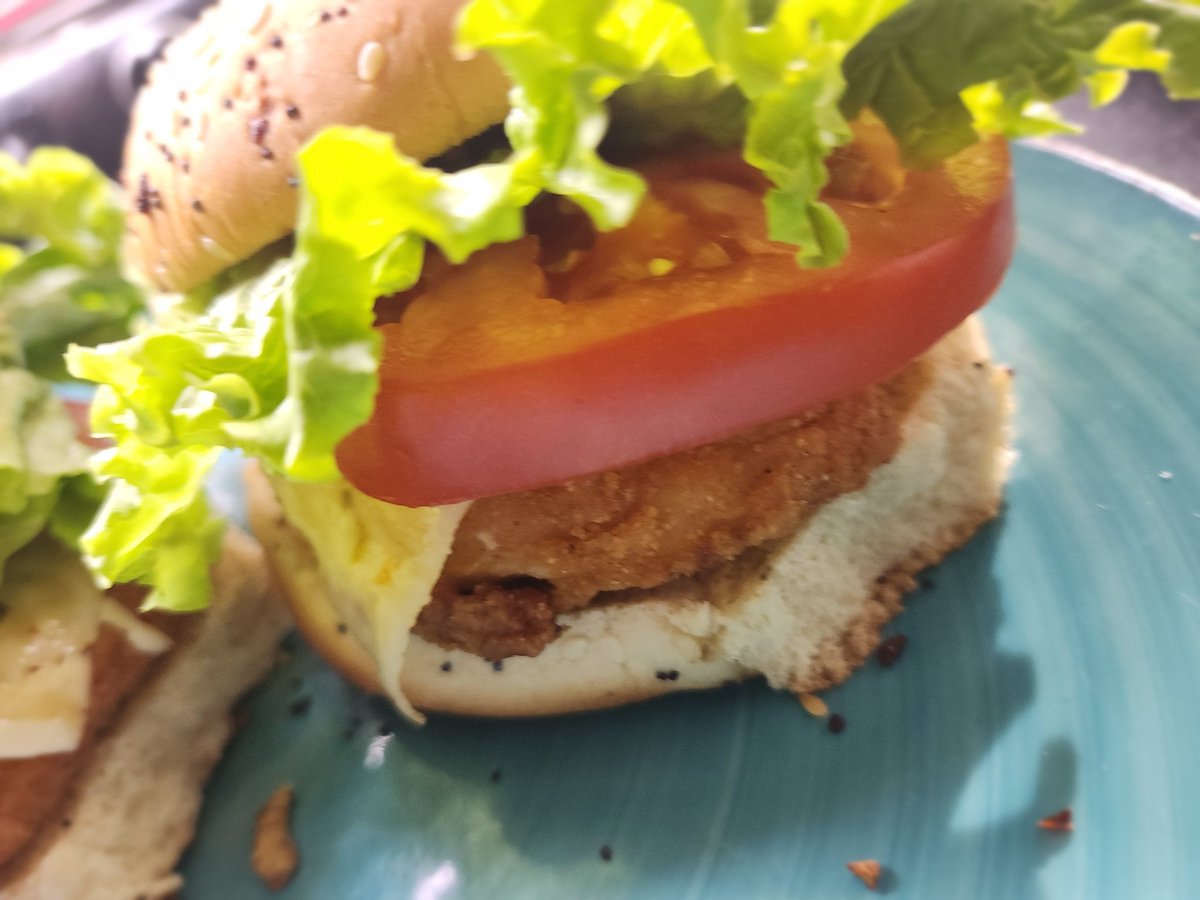 shaggy_zero's tweet photo. My recreation of @Wendys Ghost Pepper Ranch chicken sandwich. Complete with my homemade ghost pepper ranch sauce, ghost pepper infused cheese, ghost pepper crispy onions, and all the rest. Wendy's, eat your heart out. Tomorrow I'll be having my ghost pepper saucy nuggs. https://t.co/5QQkmF53Xm