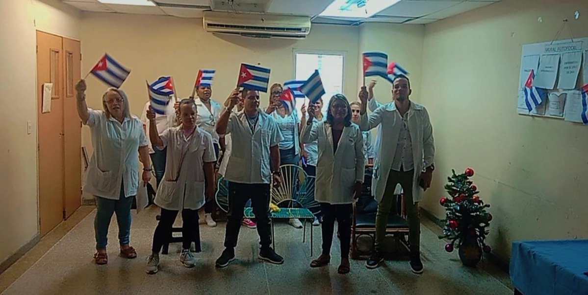 cubacooperaven's tweet image. ¡Unidad y compromiso en #Miranda! 🚩🩺

Desde el CDI Santa Cruz del Este, nuestra brigada celebra el #1roDeMayo guiados por el concepto de Revolución de Fidel. Porque el trabajo bien hecho deja huella, ¡seguimos firmes junto al pueblo! 🇨🇺🇻🇪

"Revolución es Unidad..."  목