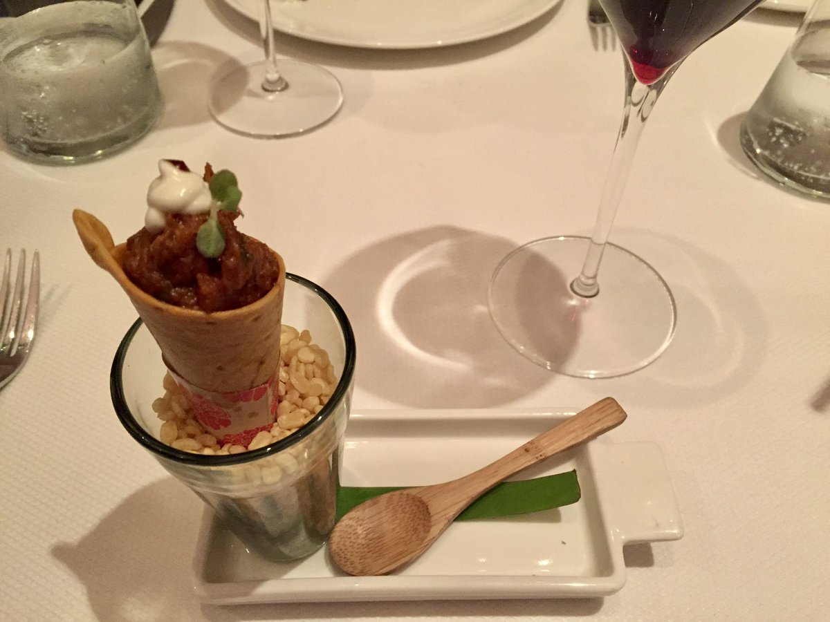 RobiMangia's tweet image. Growing up in an Italian household, I always thought Indian cuisine was just take out type food. Was I ever impressed &amp;amp; surprised the first time I saw fine dining Indian cuisine 10 years ago at @Indian_Accent in #NewDelhi 🇮🇳