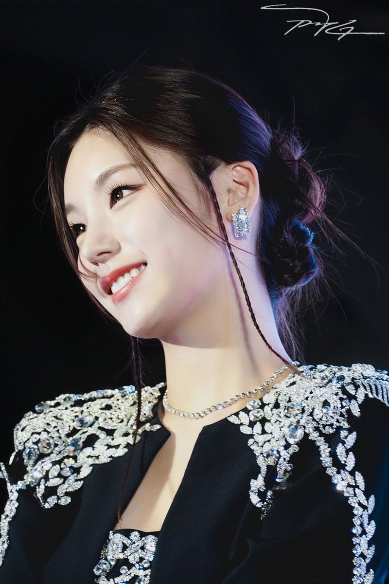 yeji loops tweet media