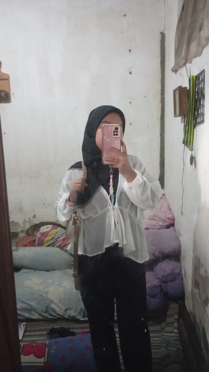 nuriChanci's tweet photo. Kerja dlu , 
Soal nya blum ada yg nafkahin😏 https://t.co/3oJ7380nrN