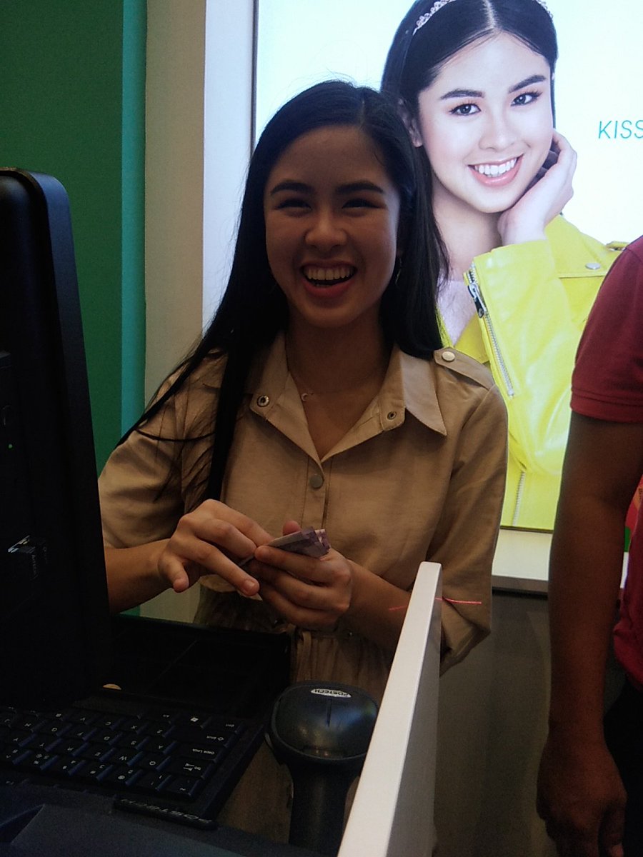 QueenKisses0409's tweet photo. To my dearest Kirsten 🥹 
Happy Birthdaaaay Kisses!
Time flies so fast, we are just celebrating your 18th birthday before but now you are in a real adult age. Almost 10 years of loving you and we still can't forget the lovely, sweet and selfless girl Kisses. https://t.co/NAeZUqx8kH