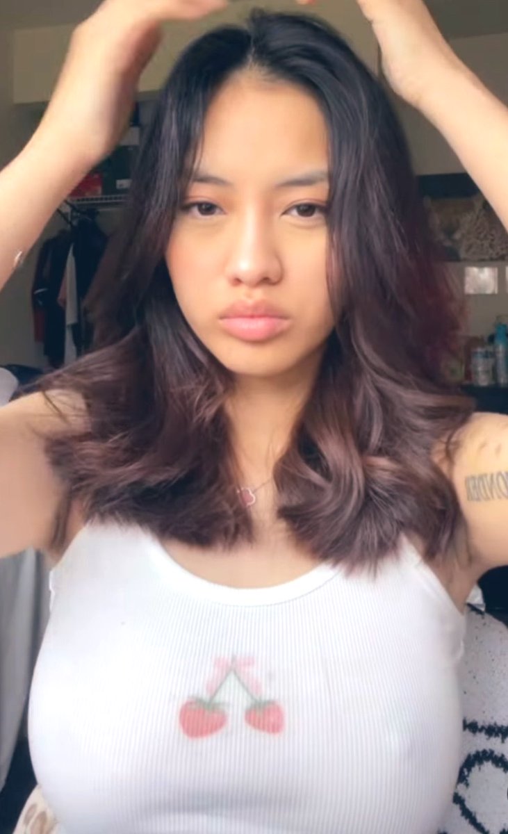 2ksophie2k's tweet image. They’re already hard, someone come suck them for me 🌸
#nsfwtwt #asian #cum #gooning #nolimit #mommy