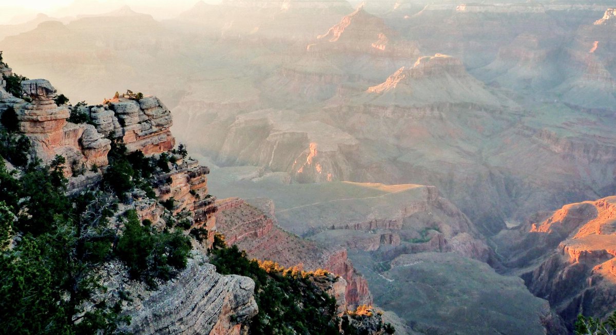 NghiCuong62037's tweet image. LUCES DEL GRAN CAÑÓN DEL COLORADO. (EE.UU)[OC]3513×1909
#MotherNature #Recharge