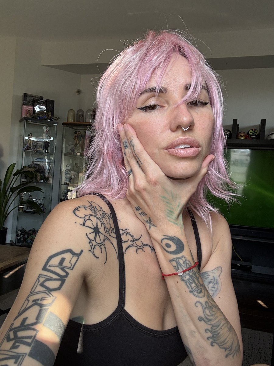 Lights tweet media