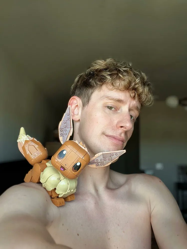 Charlie🏳️‍🌈 tweet media