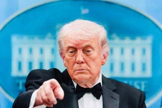 RbyAlbkhyty's tweet image. 🇮🇷🇺🇲😱🔥 Mohsen Rezaei: Trump’s contradictions prove hidden networks, not Trump, control U.S. decisions. Their agenda contradicts “America First,” creating a dilemma that Americans pay for.

#Iran #USA #MiddleEast
