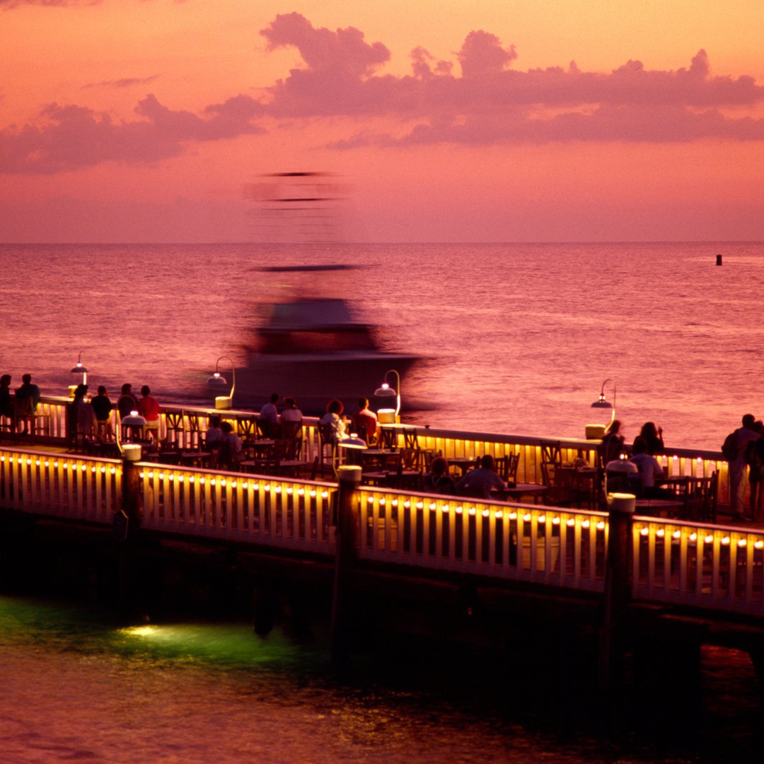 PartyInKeyWest's tweet image. What's your favorite sunset spot? #keywest #sunsetpier #sunset

More: PartyinKeyWest.com/wp/
Follow us: @PartyInKeyWest
Hashtag us: #PartyInKeyWest