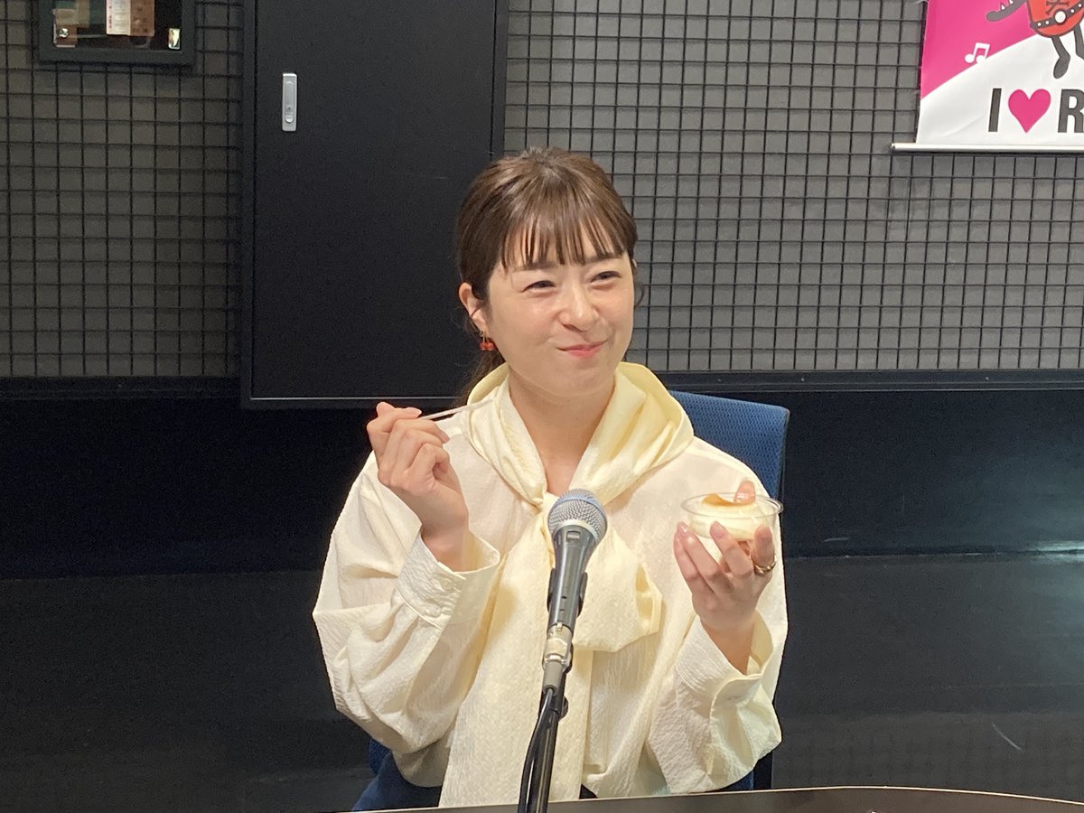 786fmkagawa's tweet photo. リスナー＆視聴者の皆さんのアイデアをもとに
WEEKEND SHUTTLE・桂こけ枝さんと 
「KSB Newsジェニック」MC・岡﨑夢さんも一緒に商品開発しました🍙🍮
岡山と四国４県の５県で発売中✨

本日の ＃シャトル786 ではお店と中継して初日の様子をリポート！お楽しみに🎶

radiko https://t.co/9dgxBbMIb6 https://t.co/npsaWdfYyj