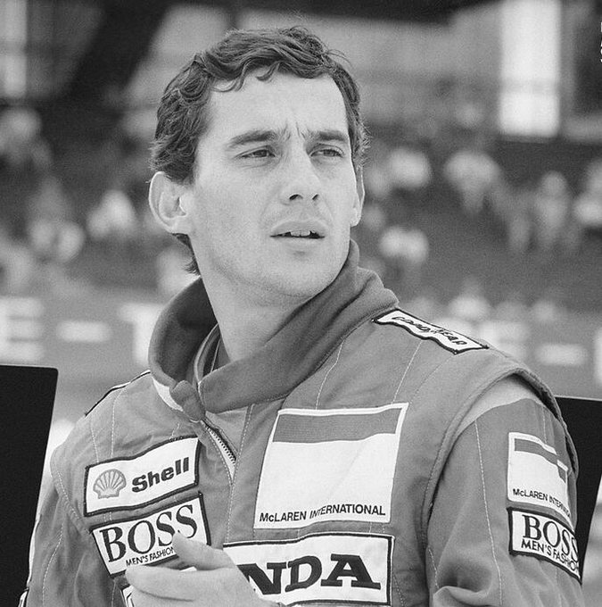 HistoryMattersX's tweet image. 🇮🇹🇧🇷 Sunday #1May 1994, Brazilian Formula 1 driver Ayrton Senna died (34) after he crashed during the #GrandPrix of #SanMarino at #Imola, Italy.

Even 32 years after his death, Ayrton Senna is still regarded as one of the greatest #F1 drivers of all time.

🕯️#AyrtonSenna #Senna