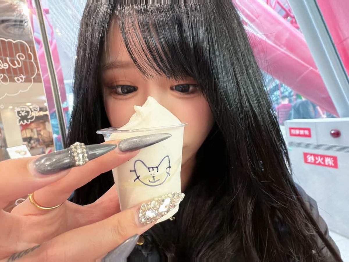 あんめろ tweet media