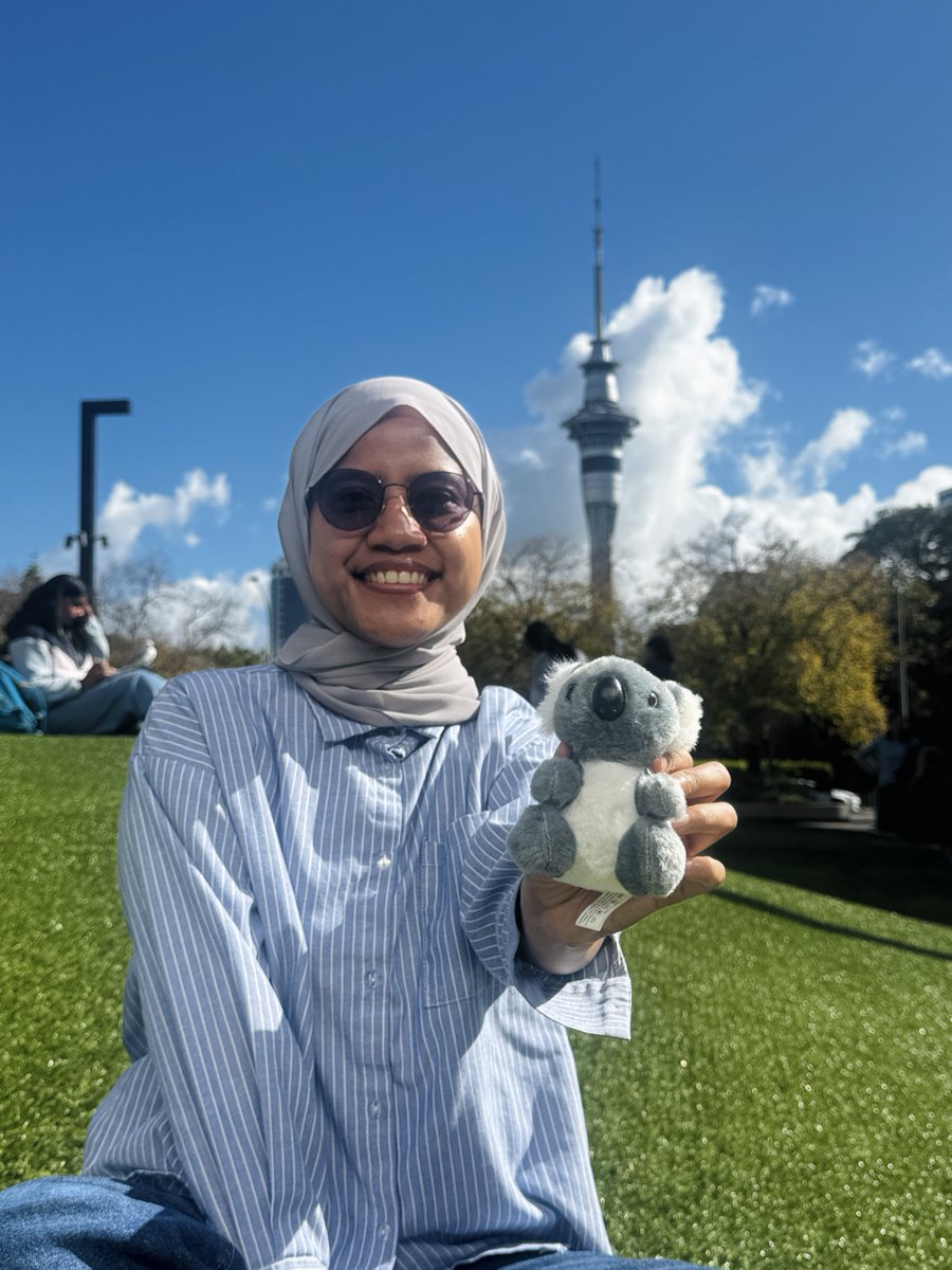 Sunshine, smiles, and a little koala moment in the heart of Auckland 🌿🐨✨

#Interspeech2026 #Interspeech2026KoalaCompetition