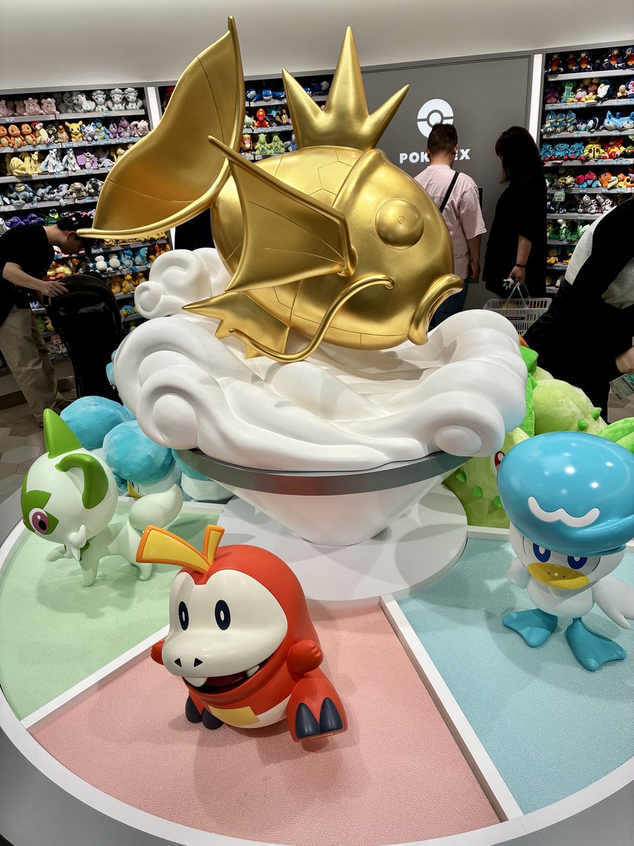 matton210's tweet photo. ポケセンと名古屋城とみそかつ🐷 https://t.co/Sdcgj8vkZj