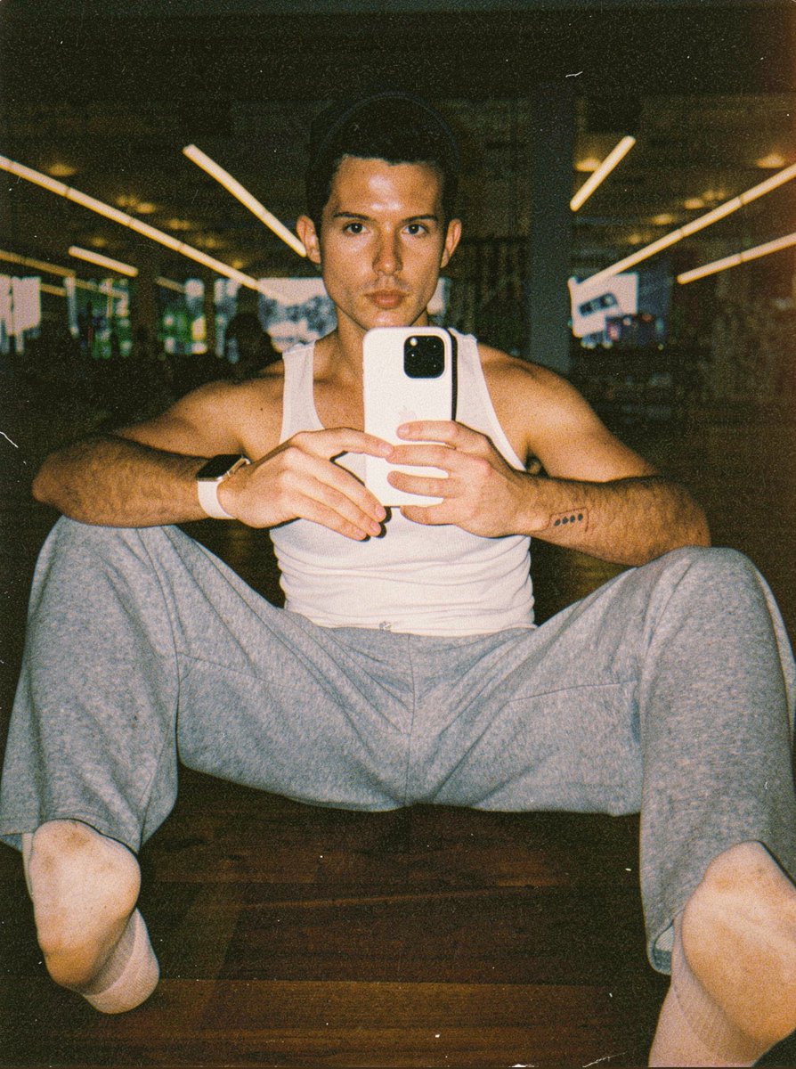 Simon Curtis tweet media