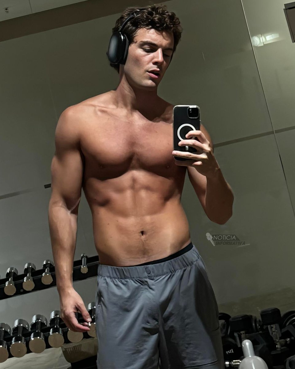Romega_TV's tweet image. GUAPÍSIMO 🫦 El cantante uruguayo #PabloTurturiello en una nueva selfie. 🤳 😍

##lifestyle #halfmarathon #achievement #running #personalrecord #sundaymotivation #relaxation