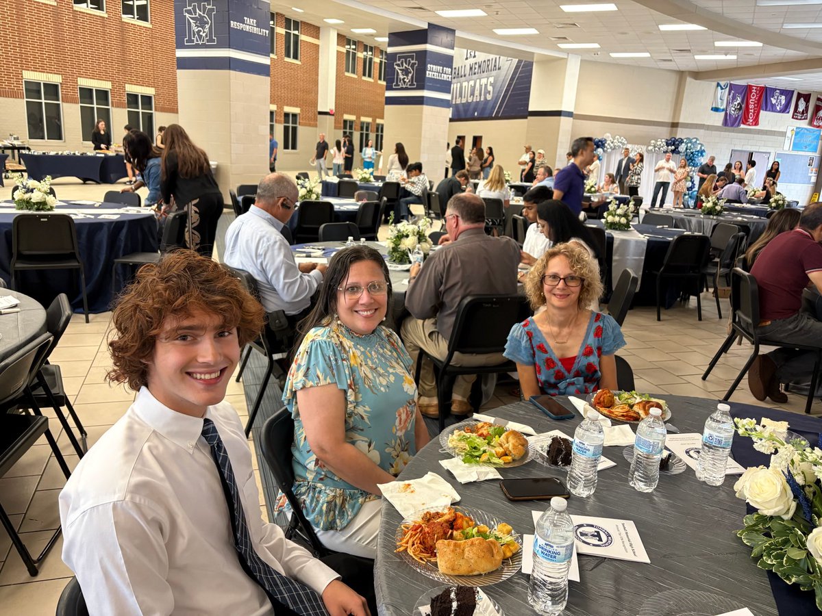 We loved celebrating the Top 10% at Tomball Memorial tonight!  #BECATS