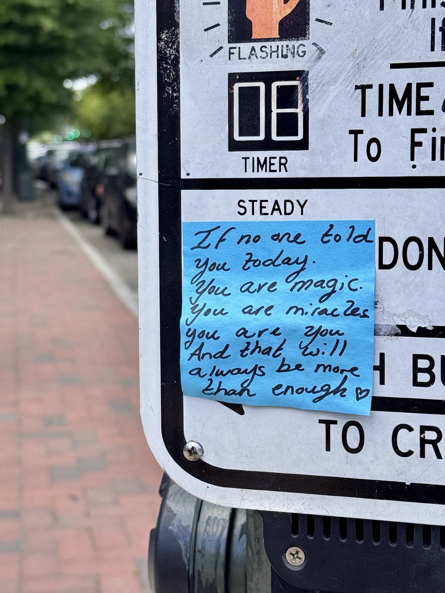 EddieErdmann's tweet image. … and doggone it, people like me! Affirmation—for those who need it—from an intersection in Richmond, Virginia
#Richmond #Virginia #StuartSmalley