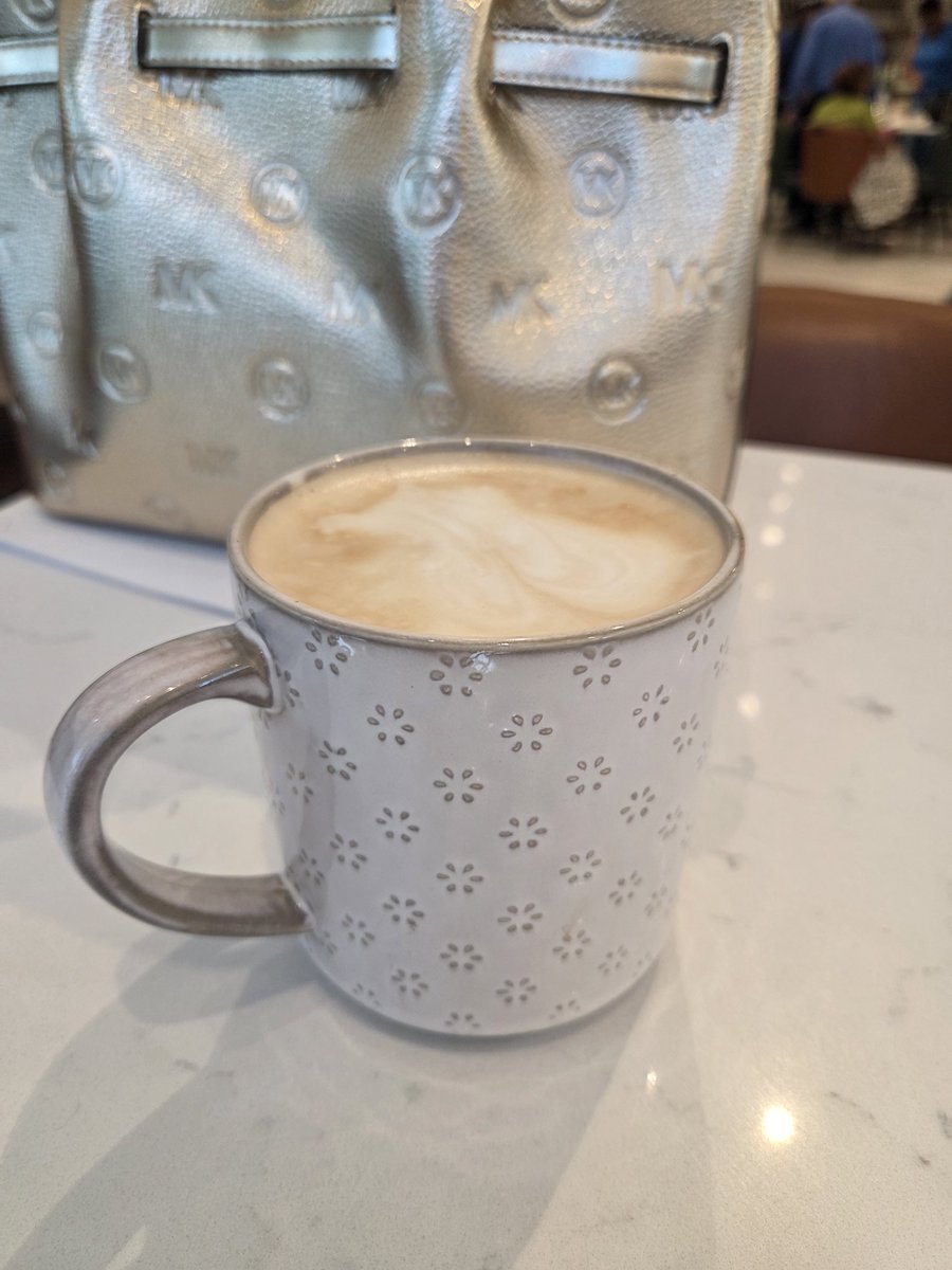 RonCosta23's tweet image. AndiamoCoffee.com: Coffee time before the Knicks game! Let's win the series tonight! #Latte #Coffee