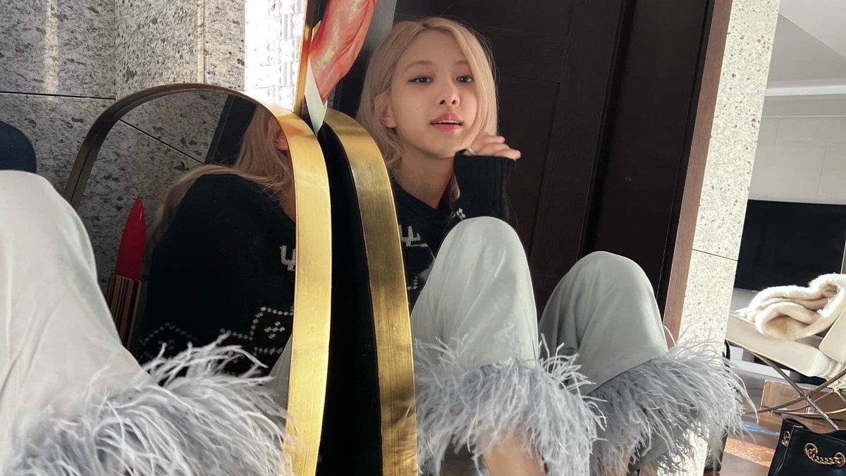𝙹𝚄𝙻𝙸𝙴𝚃𝙰'𝚜 ♡︎ s𝕥or𝕪 tweet media
