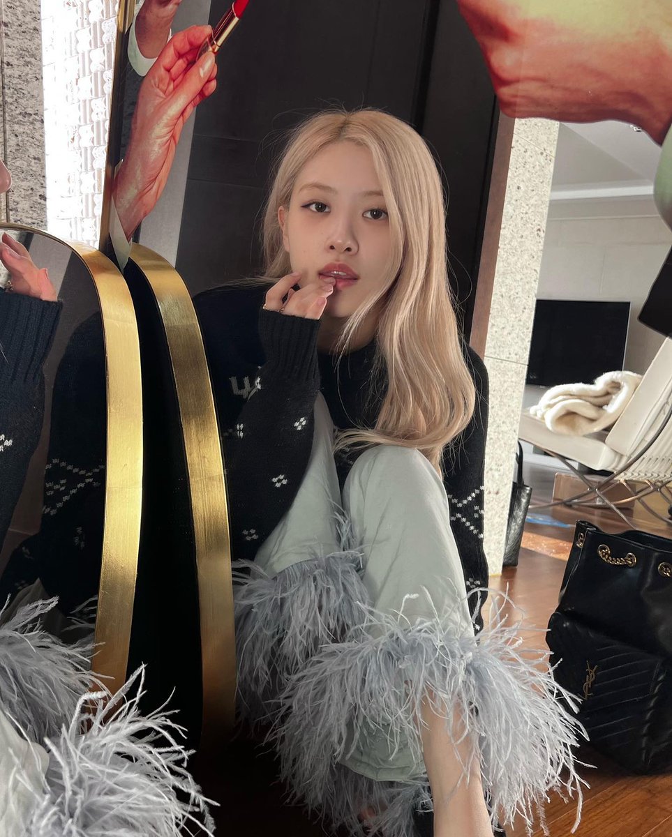 𝙹𝚄𝙻𝙸𝙴𝚃𝙰'𝚜 ♡︎ s𝕥or𝕪 tweet media
