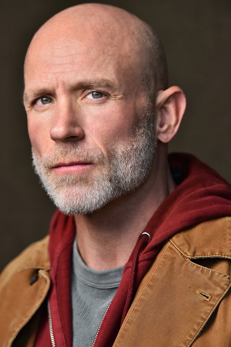 HeadshotsByMarc's tweet image. 1/ The Theatrical Look. 🎭

We used grit and texture to highlight dramatic intensity. This is your "go-to" for film and streaming drama casting in Hollywood. #ActorHeadshots #LosAngeles