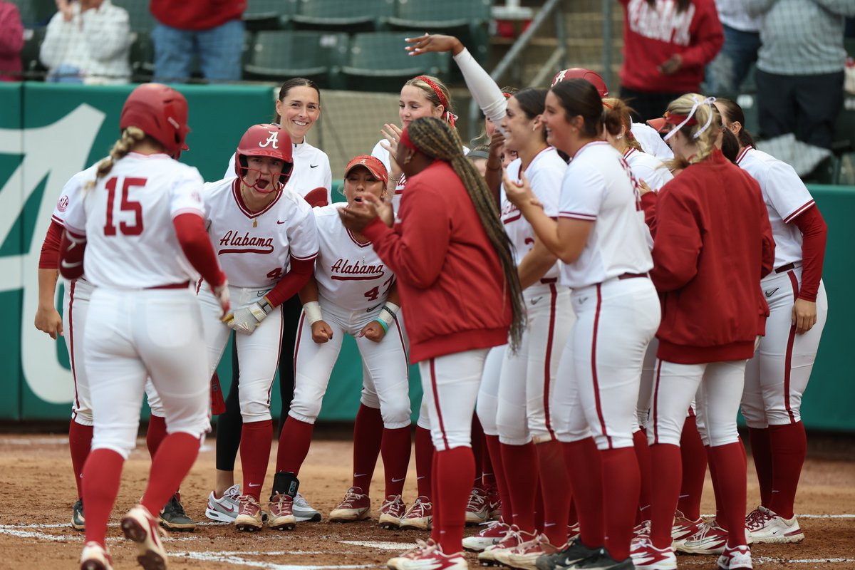 AlabamaSB's tweet photo. Brooke Wells ties Kaila Hunt (2012) for 3rd place on Alabama's single season home run record list!

#Team30 #RollTide https://t.co/SSVgzGEL0l