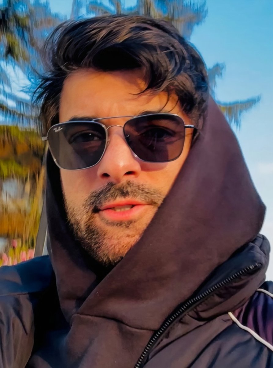ViviAkyurek's tweet photo. TeamAkyurek siempre 💖

#EnginAkyürek 
   Engin Akyürek 
   ✨️🇦🇷✨️ https://t.co/TWoaaZ3lkJ