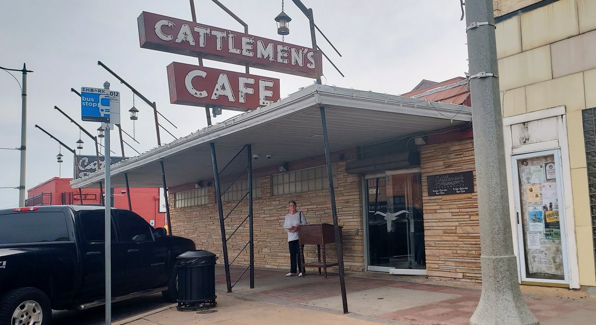 wesharman's tweet photo. A little home-time treat for myself: top sirloin strip at a heritage Oklahoma City steakhouse.
My waitress offered pie for dessert (it's legendarily good) but I told her the fried okra was dessert tonight.
#HomeTime #TruckerLife #EatingRight https://t.co/MMIvqgf3RM