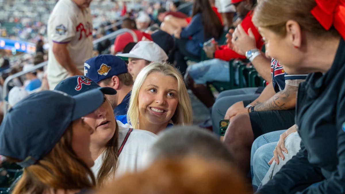 ThePoeAgencies's tweet image. Pregame picnic, great company, and a winning night with the Braves! We had a blast last night in Atlanta, #GlobeLifeStyle!