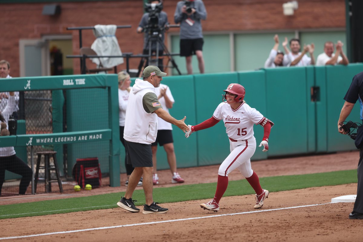 AlabamaSB's tweet photo. Brooke Wells ties Kaila Hunt (2012) for 3rd place on Alabama's single season home run record list!

#Team30 #RollTide https://t.co/SSVgzGEL0l