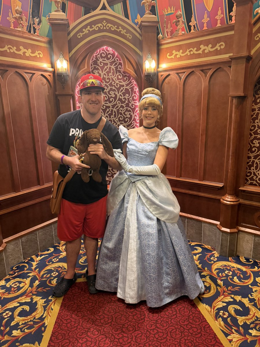 StreetSpitzley's tweet image. Best Day Ever at the Disneyland park today where I met Princess Aurora three times in one day and met the other princess girlies and went on rides and even met Mickey Mouse. More Disney photos coming… #disneyland #bestdayever #disneyprincessmeetandgreet #disneyprincesses