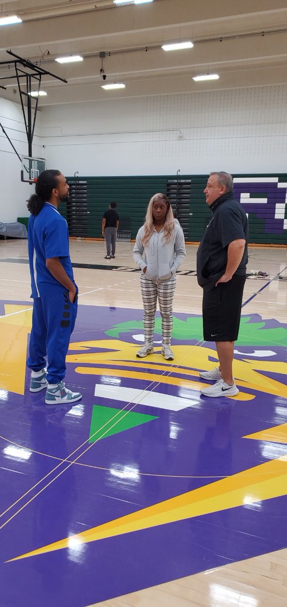 wws_athletics's tweet photo. Congratulations to Zinyah Harris for signing with to Richland College for basketball. We’re super proud and excited for what the future holds.
#spartanstrong #chasethebattle #OnceASpartanAlwaysASpartan https://t.co/fBes0fOJU3
