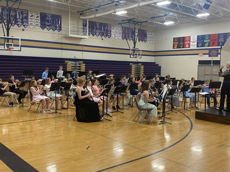 pride_purple's tweet image. Our 5th through 8th grade music students were in the spotlight tonight. We heard musical arrangements from our band and vocal music departments. Great job Lions! #WhatWeDo
