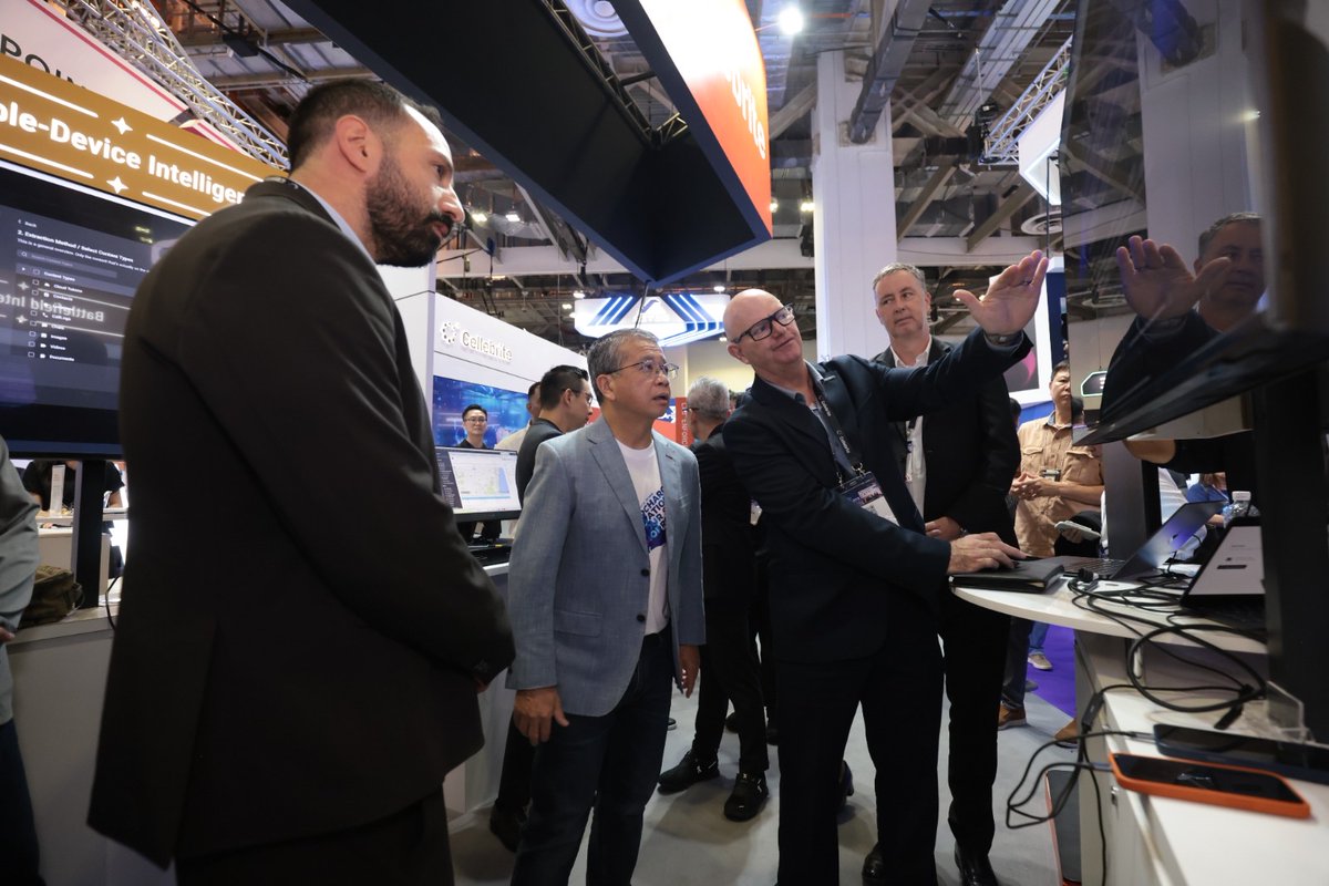 Cellebrite's tweet photo. It was a week full of impact at #MTX2026.

We had so many great conversations and enjoyed connecting with each person who stopped by our booth. 

It was also our pleasure to host Minister Edwin Tong on the final day of the conference. https://t.co/jSOyBv3YrF