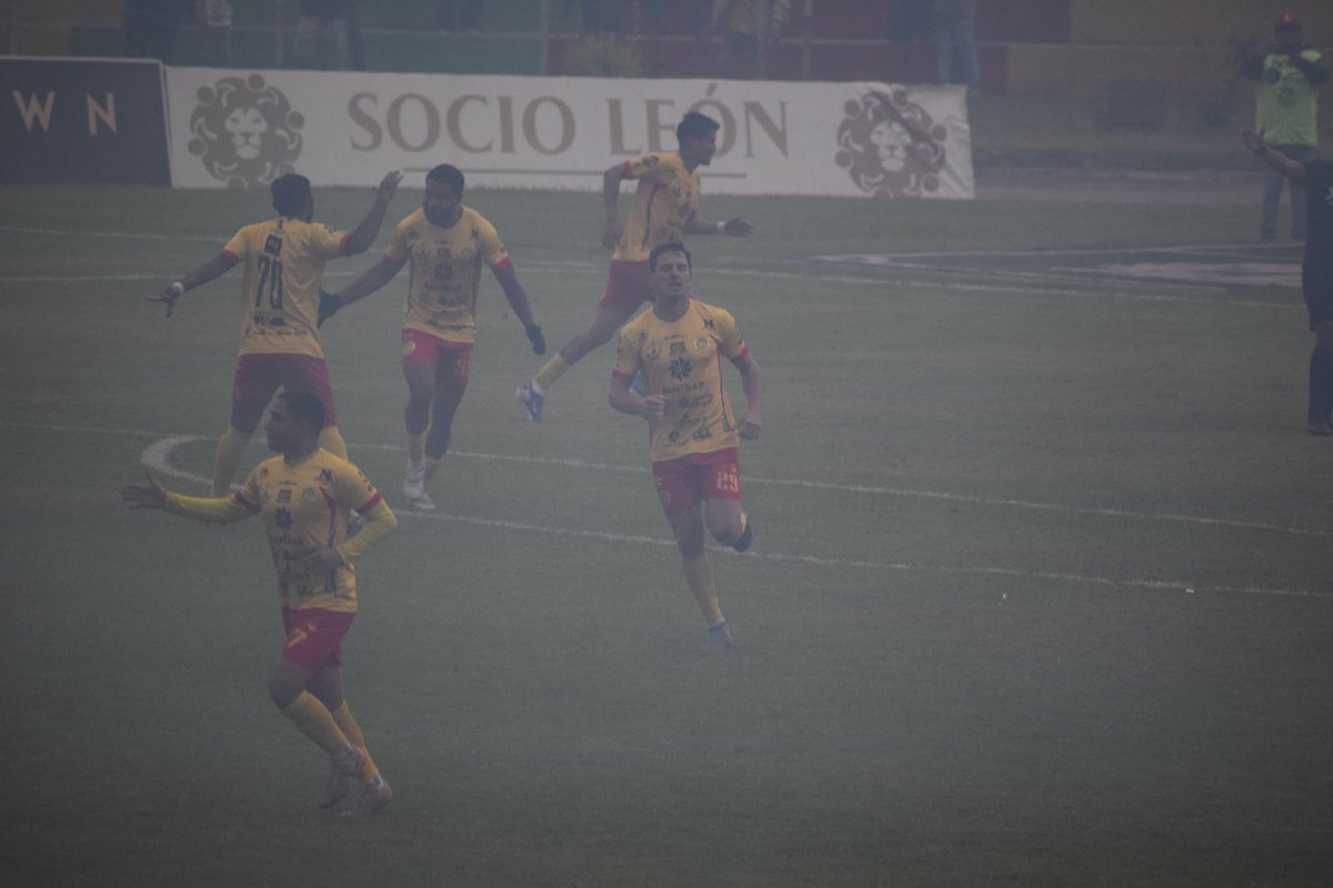 #Clausura2026| GOOOOOL DE MARQUENSE

Al 59' Diego Casas anota para Marquense y con ello "Los Leones" logran empatar el partido.

Marquense 1 - 1 Xelajú MC

📸 Diego Vásquez