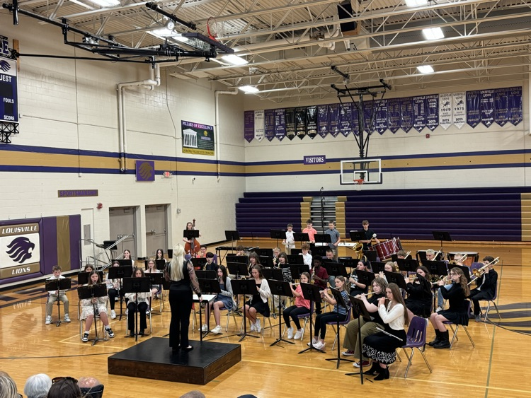 pride_purple's tweet image. Our 5th through 8th grade music students were in the spotlight tonight. We heard musical arrangements from our band and vocal music departments. Great job Lions! #WhatWeDo