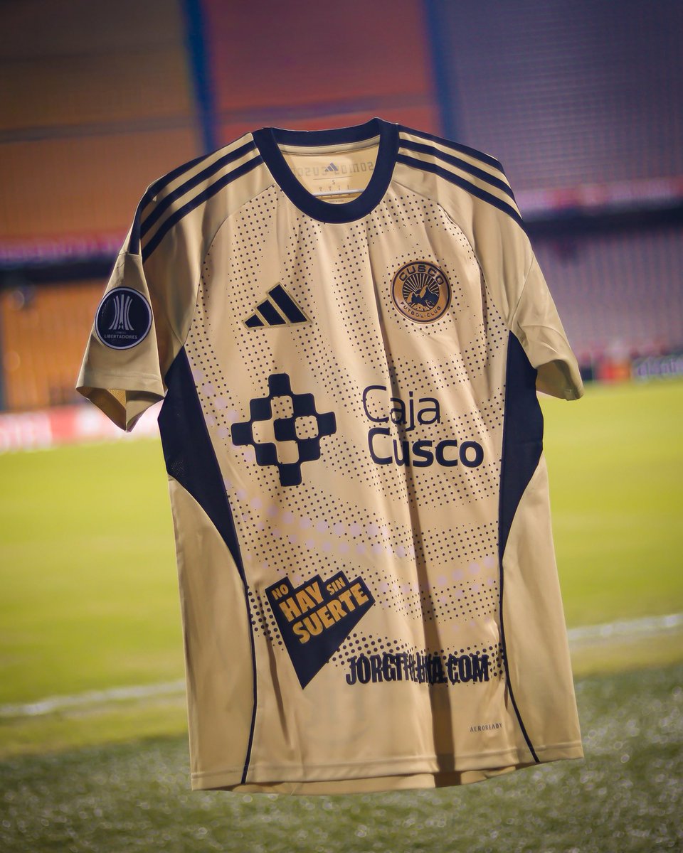 CuscoFC_2009's tweet photo. La “Dorada” ya está en el Atanasio y esperando el aliento de toda la región.
#SomosCusco 💛🖤 https://t.co/1WzRmOCBSm