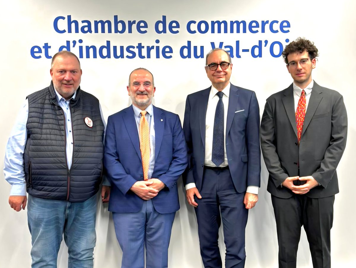 CEEVO95's tweet photo. #valdoise / #ChooseIDF / #micropropagation / #CCI_95 / #medef95 / #Ceevo95 : Réunion de travail du CEEVO à la Chambre de Commerce et d'Industrie du Val-d'Oise consacrée au projet d'investissement de la société KUZOG France en matière de micropropagation cellulaire végétale https://t.co/PP8Bvan0ri
