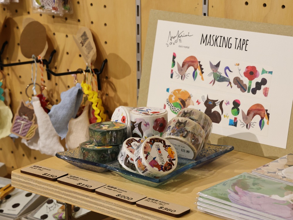 claboratoryscom's tweet photo. C/STORE – Art &amp; Design- POPUP@StableNice BLDG. 台湾 5月 本日から開催です！  
おすすめアーティスト「aya nariai」の平面作品とオリジナルグッズを展示販売いたします！
https://t.co/sqBLbDn5EE https://t.co/rMHzWnnJhV