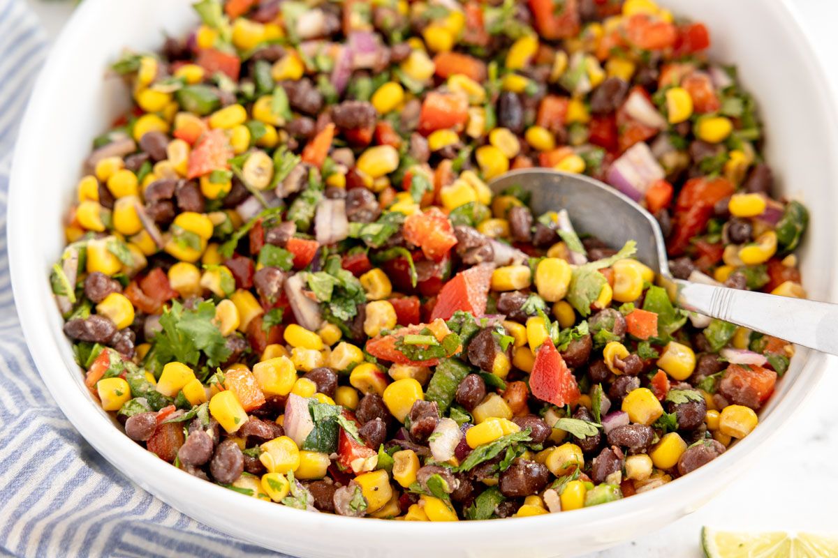 kyleecooks's tweet image. Shake up your salad game with our zingy Black Bean Salad! Loaded with protein, and a riot of fresh, crisp veggies. Your lunch just got a major upgrade. Chow time, folks! #HealthyEating #SaladUpgrade #kyleecooks kyleecooks.com/black-bean-sal…