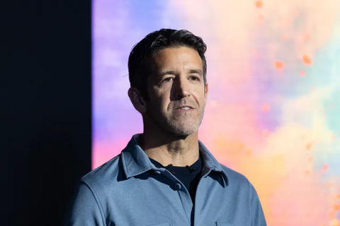 John Ternus, Apple's senior vice president of hardware engineering, is set to succeed Tim Cook as CEO in September. tinybfs.com/t/S0yYhM