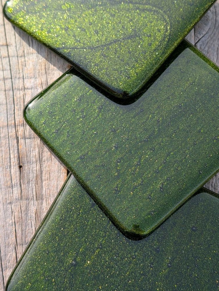 Samphireglass's tweet image. Beautiful sparkling aventurine green 💚 glass coasters. Wonderful colour and shimmer within these handcrafted fused glass coasters. Perfect for the coffee or side table or a lovely house warming gift. 

#etsy #homedecor #giftideas

samphireglass.etsy.com/listing/1662...