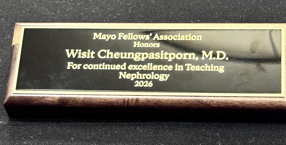 wisit661's tweet photo. 😊🙏🏻 A truly special evening—deeply grateful to receive the Mayo Fellows’ Association Teacher of the Year Award in Nephrology (2026) @MayoFellows  @MayoClinicNeph @MayoClinic 

Teaching remains one of the most meaningful parts of what we do. To be recognized by fellows makes it especially humbling.

🙂 Very thankful to celebrate the night with mentors and colleagues who inspire me every day—Dr. Erickson, Jan, Dr. Iasmina Craici—and to have Dr. Oscar Garcia Valencia, an outstanding advanced fellow, colleague, and friend, there as well. @OscarGarciaMD 🙏🏻

Grateful for the opportunity to continue learning, teaching, and growing together.

Wisit Cheungpasitporn, MD, FACP, FASN, FAST
Clinician-Scientist & Professor of Medicine, Mayo Clinic