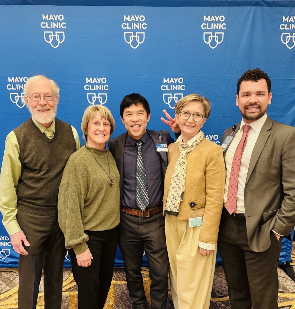 wisit661's tweet photo. 😊🙏🏻 A truly special evening—deeply grateful to receive the Mayo Fellows’ Association Teacher of the Year Award in Nephrology (2026) @MayoFellows  @MayoClinicNeph @MayoClinic 

Teaching remains one of the most meaningful parts of what we do. To be recognized by fellows makes it especially humbling.

🙂 Very thankful to celebrate the night with mentors and colleagues who inspire me every day—Dr. Erickson, Jan, Dr. Iasmina Craici—and to have Dr. Oscar Garcia Valencia, an outstanding advanced fellow, colleague, and friend, there as well. @OscarGarciaMD 🙏🏻

Grateful for the opportunity to continue learning, teaching, and growing together.

Wisit Cheungpasitporn, MD, FACP, FASN, FAST
Clinician-Scientist & Professor of Medicine, Mayo Clinic