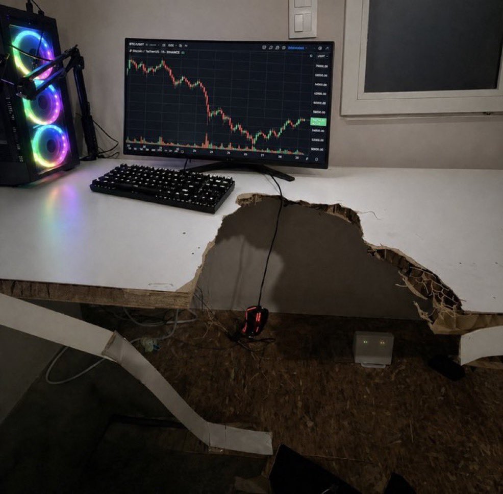 Sinbaad777's tweet image. I’ve been seeing LFG go down and go to a million without entering the coin lol my life is a #mess atm