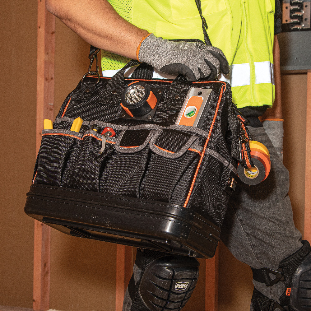KleinToolsMex's tweet photo. 31 bolsillos para herramientas con luz 💼

Maleta Tradesman Pro™ de 38,7 cm.

Mod. 55431

#HerramientasDeImpacto #herramientas #electricista #KleinTools #industrial #construccion  #mochila #maleta #tools #PORTAHERRAMIENTAS #bolsillos #organizador #organization #telabalistica https://t.co/rwlQb0w6pX
