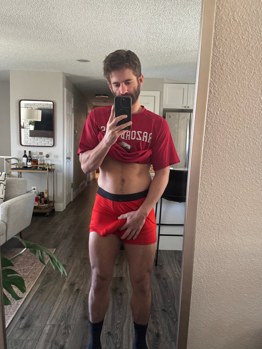 TheSexyArchitect tweet media