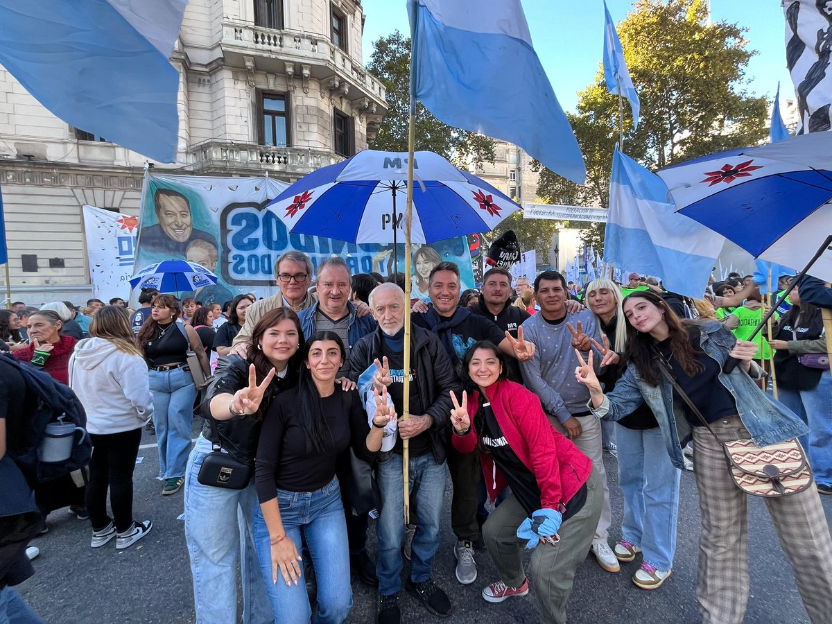 Peronismo_PM's tweet photo. En la antesala del 1° de Mayo, cuando debería honrarse la dignidad del trabajo, nos encontramos frente a un gobierno que avanza sin pudor contra los derechos conquistados por nuestro Pueblo.

No retrocedemos, no claudicamos: las conquistas se defienden. https://t.co/dSF515fIs5