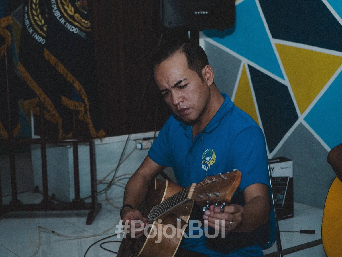 RUTAN_BNA's tweet image. Tentang harapan yang belum selesai, dan mimpi yang terus disetem ulang.

#kemenimipas
#guardandguide
#infoimipas
#rutanbanjarnegara

(Tim Humas Rutan Banjarnegara)